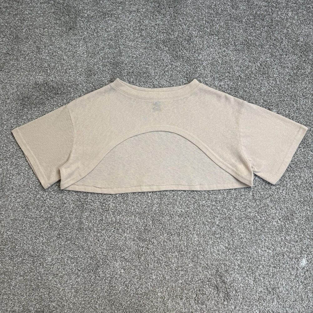 Dazy Shirt Womens Medium Beige Cropped Crew Neck Casual Workout Streetwear Tee